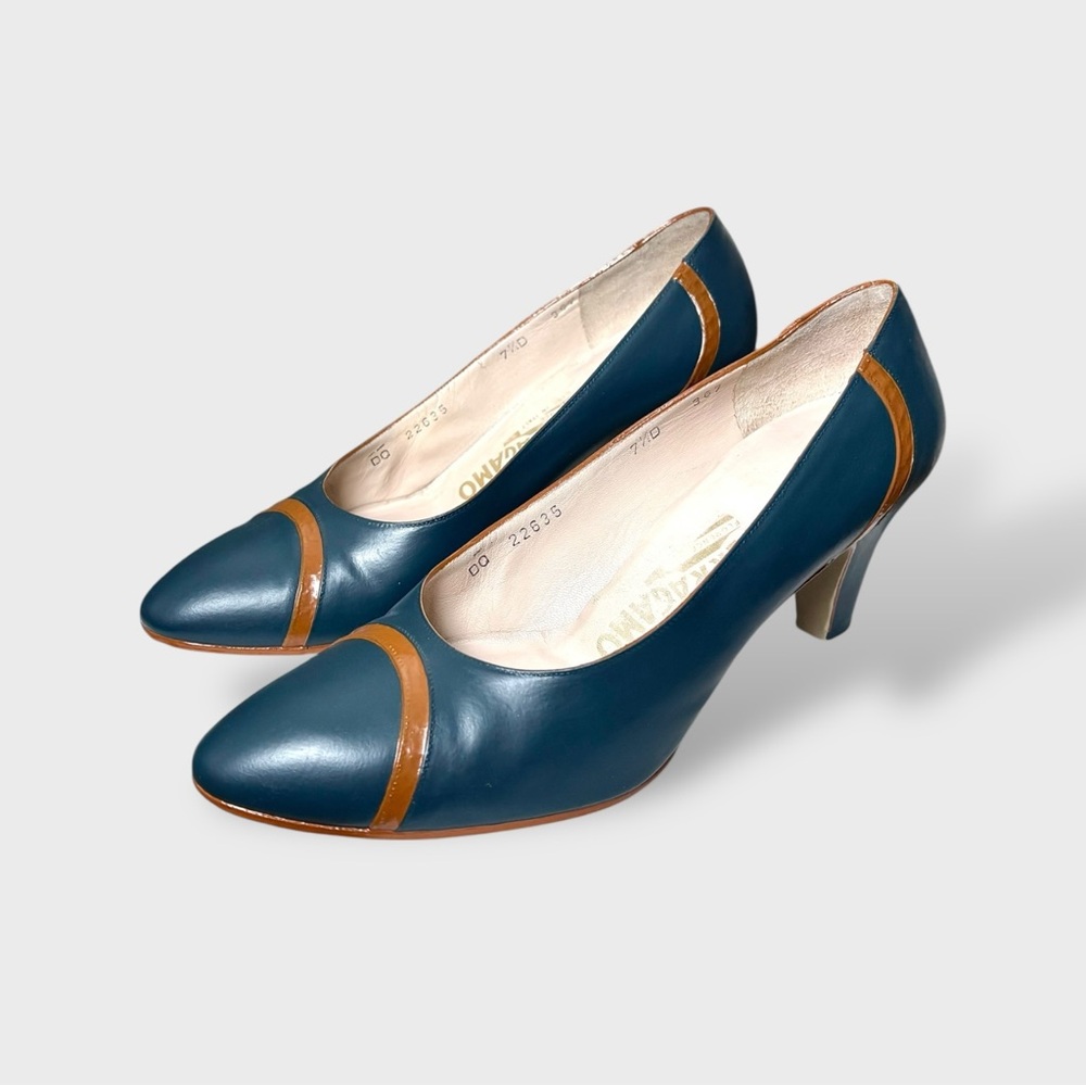 Ferragamo Women’s Teal Green Brown Trim Gold Sole Classic Heels Sz 7.5D - Picture 2 of 14